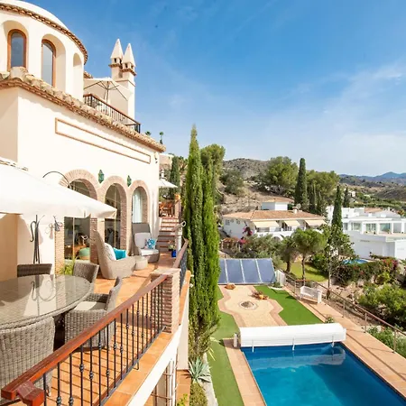 Dream Stay! 15 Guests, Big Pool With Heating Option At Extra Cost, Sea View! Villa La Herradura (Granada)