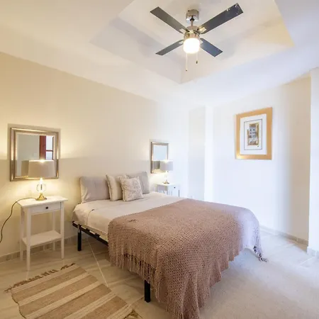 Villa Dream Stay! 15 Guests, Big Pool With Heating Option At Extra Cost, Sea View!