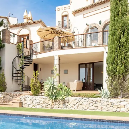 Dream Stay! 15 Guests, Big Pool With Heating Option At Extra Cost, Sea View! Villa La Herradura (Granada)