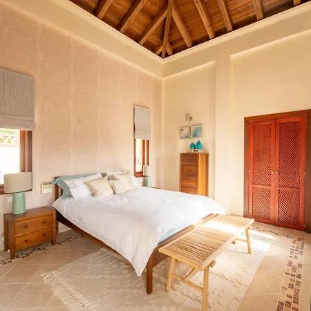 Dream Stay! 15 Guests, Big Pool With Heating Option At Extra Cost, Sea View! Villa *