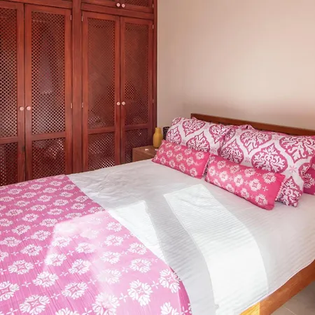 Dream Stay! 15 Guests, Big Pool With Heating Option At Extra Cost, Sea View! *