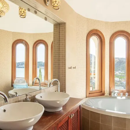 Dream Stay! 15 Guests, Big Pool With Heating Option At Extra Cost, Sea View! Villa