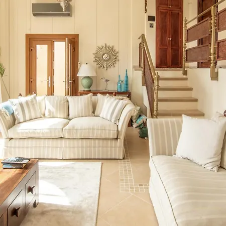 Villa Dream Stay! 15 Guests, Big Pool With Heating Option At Extra Cost, Sea View! *