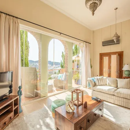 Dream Stay! 15 Guests, Big Pool With Heating Option At Extra Cost, Sea View! Villa La Herradura (Granada)